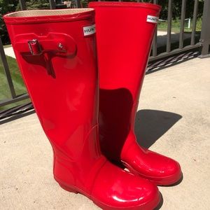 Hunter original tall gloss rain boots. Red